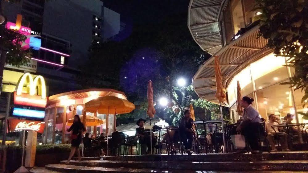 Snooze Hotel Thonglor Banguecoque Exterior foto