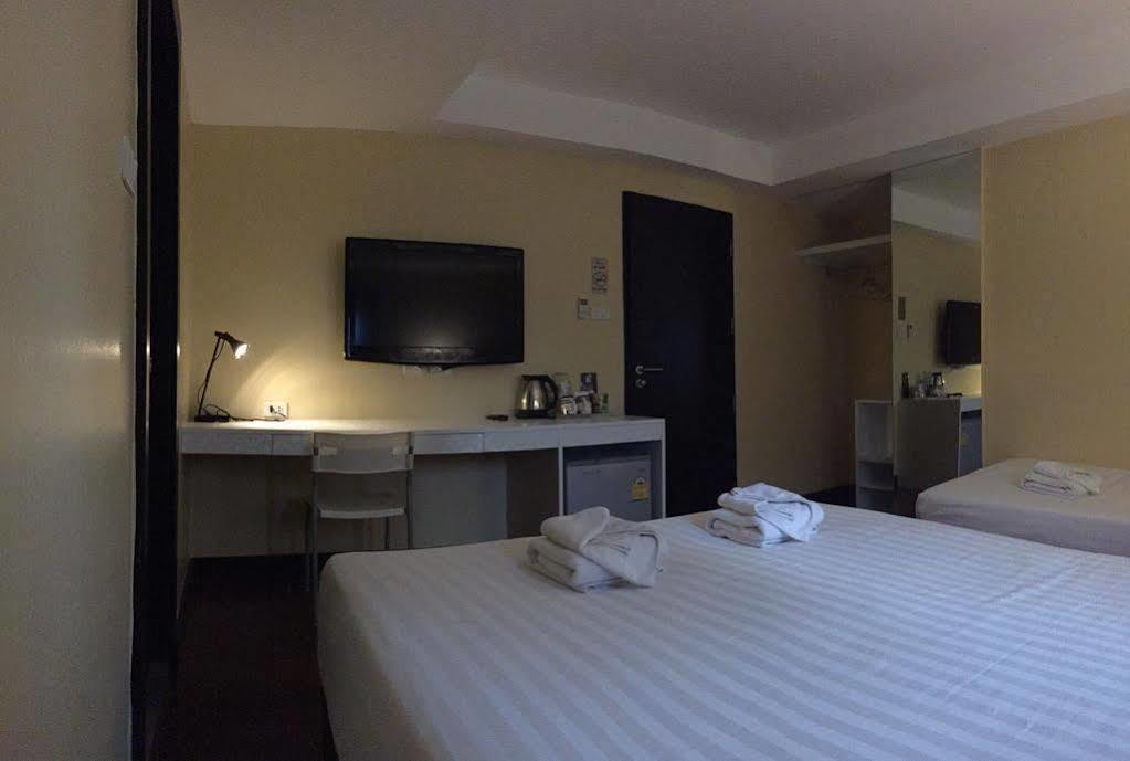 Snooze Hotel Thonglor Banguecoque Exterior foto