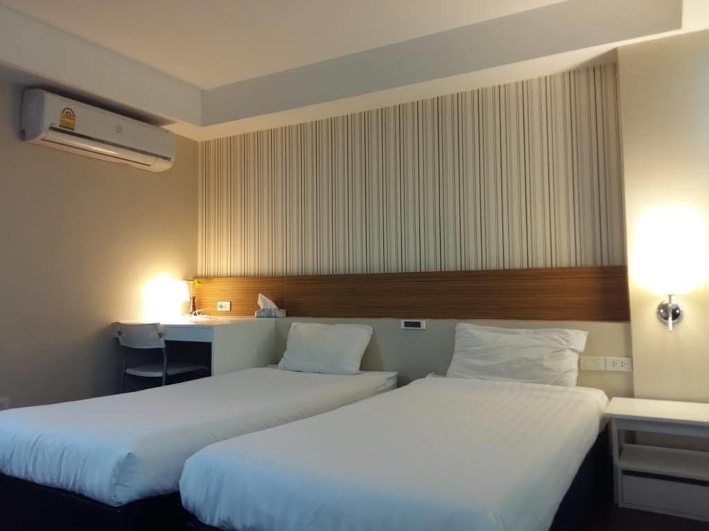 Snooze Hotel Thonglor Banguecoque Exterior foto