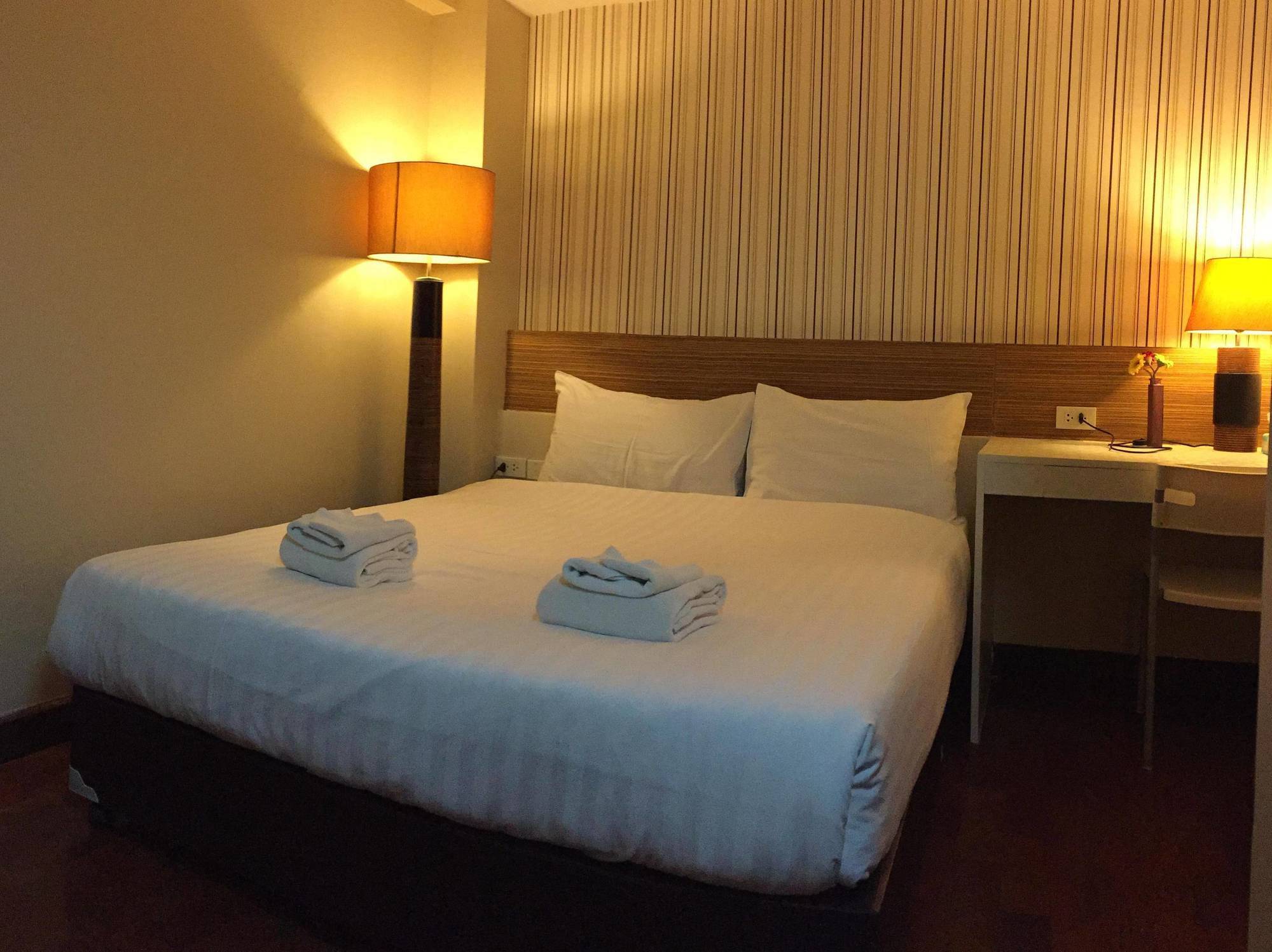 Snooze Hotel Thonglor Banguecoque Exterior foto